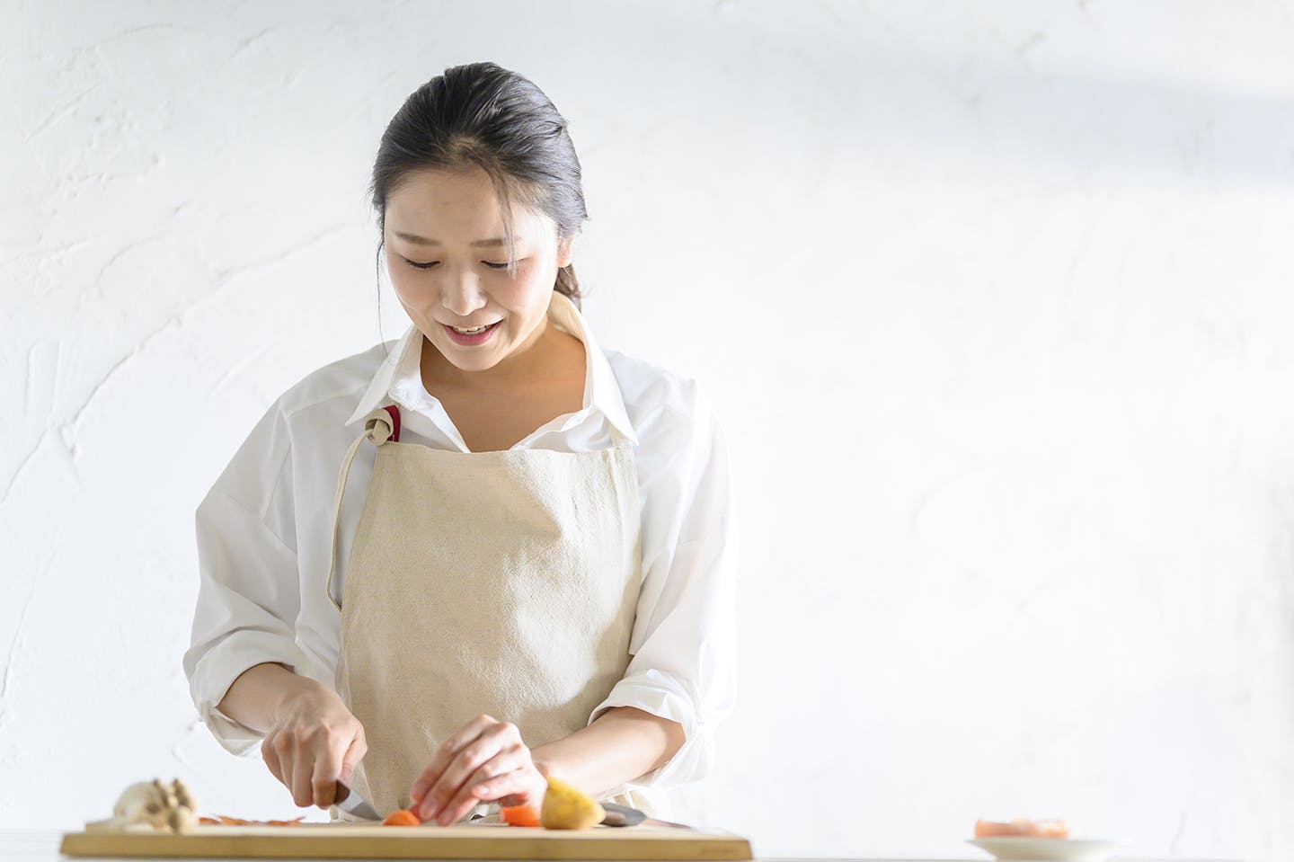 お肉、野菜を1cm角くらいに切る