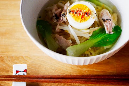 愛犬と一緒に食べられる 玉子麺のラーメン を手作りしよう 美味しくて栄養たっぷり わんクォール 愛犬と一緒に食べられる 玉子麺のラーメン を手作りしよう 美味しくて栄養たっぷり わんクォール