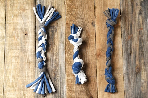 製作時間15分 Tシャツで 愛犬用ロープおもちゃ を作ろう わんクォール 製作時間15分 Tシャツで 愛犬用ロープおもちゃ を作ろう わんクォール