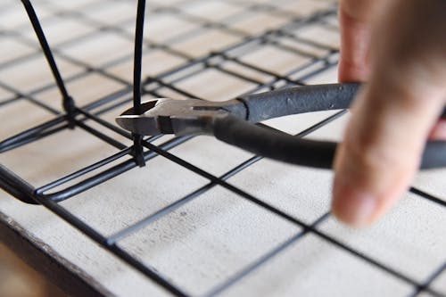 10分で完成 100均アイテムで愛犬の 簡易ペットゲート を作ろう わんクォール