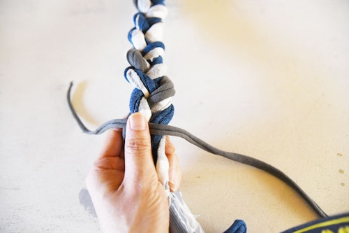 製作時間15分 Tシャツで 愛犬用ロープおもちゃ を作ろう わんクォール 製作時間15分 Tシャツで 愛犬用ロープおもちゃ を作ろう わんクォール