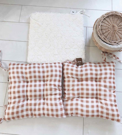 簡単手縫いリメイク 100均の座布団3つだけで愛犬用ベッドを手作りする方法 わんクォール