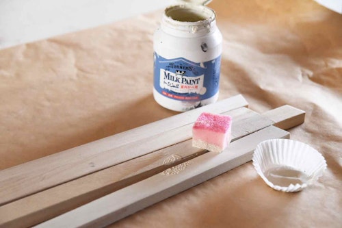 愛犬用ハンガーラック　DIY　木材を塗装する