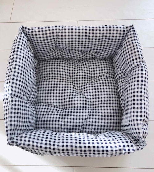 簡単手縫いリメイク 100均の座布団3つだけで愛犬用ベッドを手作りする方法 わんクォール 簡単手縫いリメイク 100均の座布団3つだけで愛犬用ベッドを手作りする方法 わんクォール