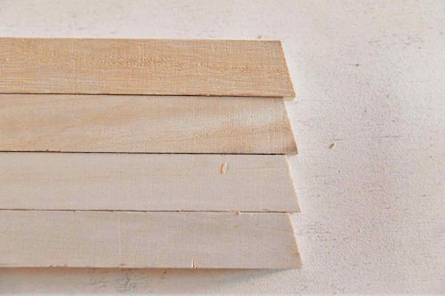 100均の木材だけ ハンガーラックを手作りして愛犬の洋服を可愛く収納しよう わんクォール 100均の木材だけ ハンガーラックを手作りして愛犬の洋服を可愛く収納しよう わんクォール