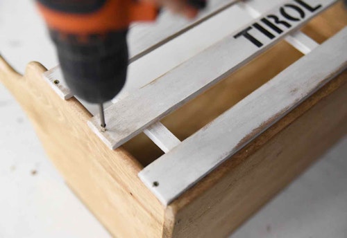 100均の木材だけ まな板とすのこを活用してラックを手作り 愛犬のお手入れ用品をオシャレに片付けよう わんクォール 100均の木材だけ まな板とすのこを活用してラックを手作り 愛犬のお手入れ用品をオシャレに片付けよう わんクォール