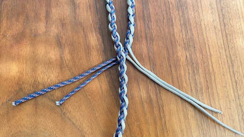 簡単5ステップ 続 初心者でも簡単 首輪とお揃いで作れるパラコード編みのリードの作り方 わんクォール 簡単5ステップ 続 初心者でも簡単 首輪とお揃いで作れるパラコード編みのリードの作り方 わんクォール