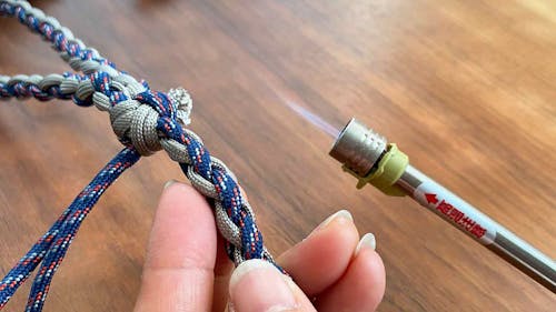 簡単5ステップ 続 初心者でも簡単 パラコード編みのリードも手作りして首輪とお揃いでお散歩に出よう わんクォール 簡単5ステップ 続 初心者でも簡単 パラコード編みのリードも手作りして首輪とお揃いでお散歩に出よう わんクォール