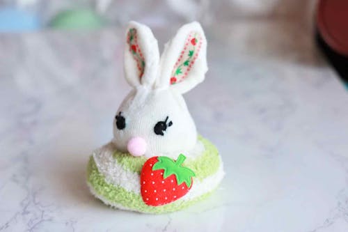 簡単15分 使わなくなった靴下を可愛いうさぎに変身 イースターにもピッタリのおもちゃを手作り わんクォール 簡単15分 使わなくなった靴下を可愛いうさぎに変身 イースターにもピッタリのおもちゃを手作り わんクォール