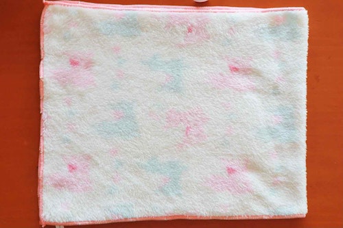 簡単15分 型紙不要 100均のタオルで愛犬用フード付きポンチョを手作りしよう わんクォール 簡単15分 型紙不要 100均のタオルで愛犬用フード付きポンチョを手作りしよう わんクォール