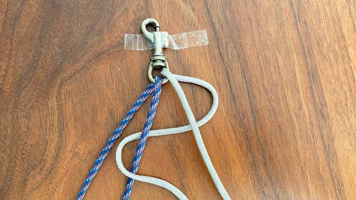 簡単5ステップ 続 初心者でも簡単 パラコード編みのリードも手作りして首輪とお揃いでお散歩に出よう わんクォール 簡単5ステップ 続 初心者でも簡単 パラコード編みのリードも手作りして首輪とお揃いでお散歩に出よう わんクォール