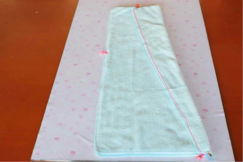 簡単15分 型紙不要 100均のタオルで愛犬用フード付きポンチョを手作りしよう わんクォール 簡単15分 型紙不要 100均のタオルで愛犬用フード付きポンチョを手作りしよう わんクォール