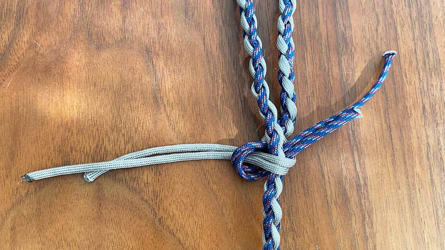 パラコード編みの犬用リード　作り方　ロープを結ぶ