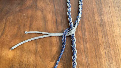 簡単5ステップ 続 初心者でも簡単 パラコード編みのリードも手作りして首輪とお揃いでお散歩に出よう わんクォール 簡単5ステップ 続 初心者でも簡単 パラコード編みのリードも手作りして首輪とお揃いでお散歩に出よう わんクォール