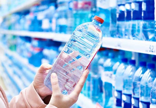 犬は水道水やミネラルウォーターを飲んでも大丈夫 注意点や与えるのがngな種類について解説します 獣医師監修 わんクォール 犬は水道水やミネラルウォーターを飲んでも大丈夫 注意点や与えるのがngな種類について解説します 獣医師監修 わんクォール