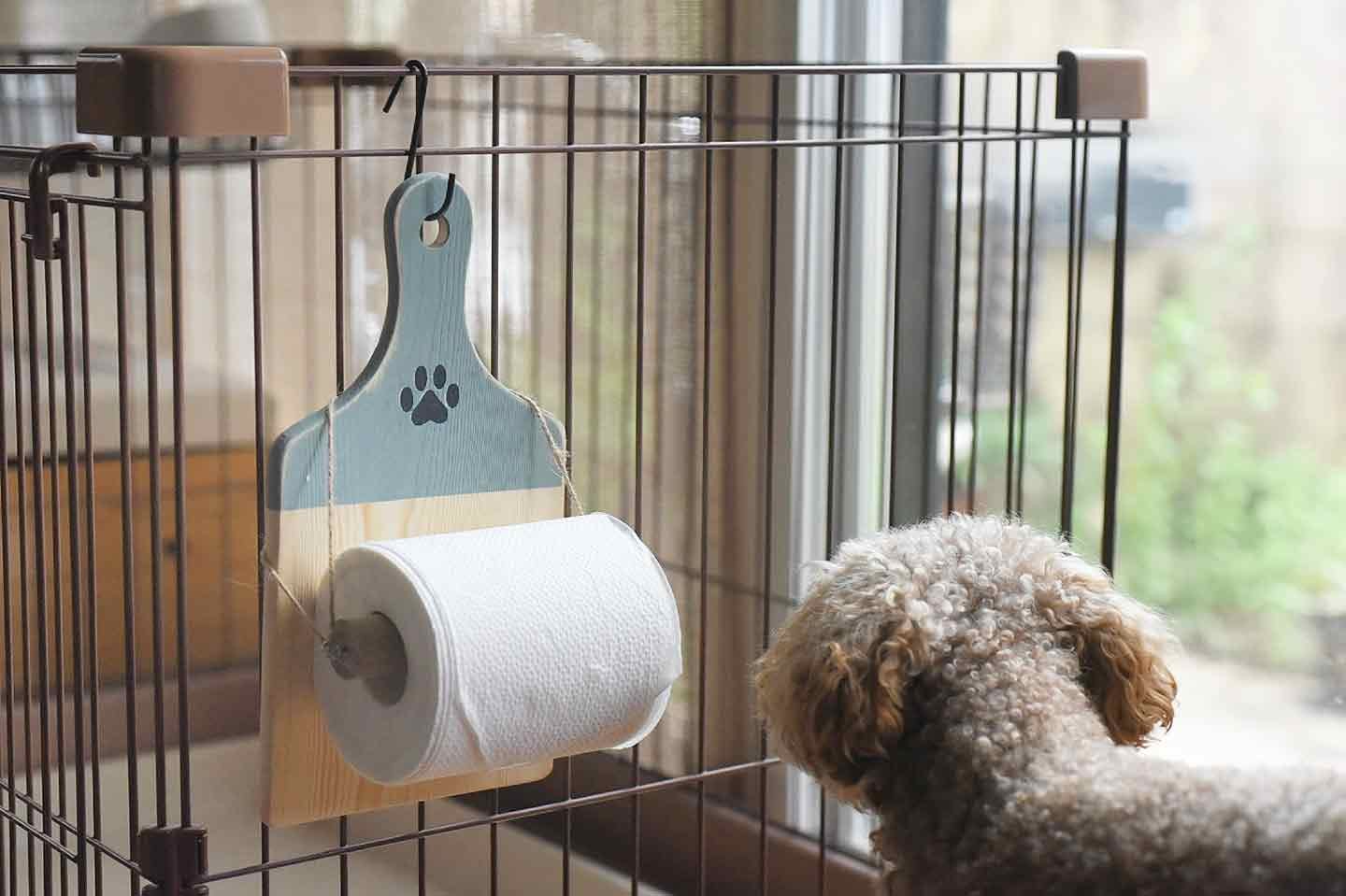 100均のまな板】愛犬用トイレットペーパーホルダーを簡単に手作り