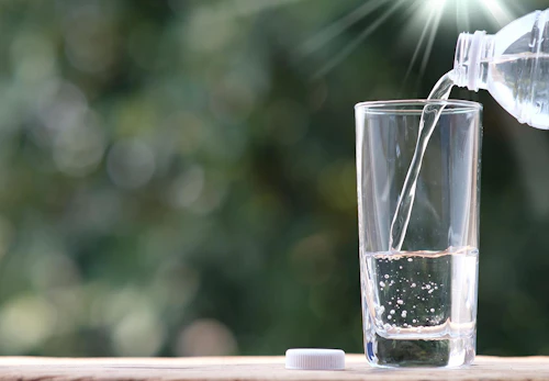 犬に炭酸水を飲ませても大丈夫 メリット デメリットと注意点を解説 獣医師解説 わんクォール 犬に炭酸水を飲ませても大丈夫 メリット デメリットと注意点を解説 獣医師解説 わんクォール