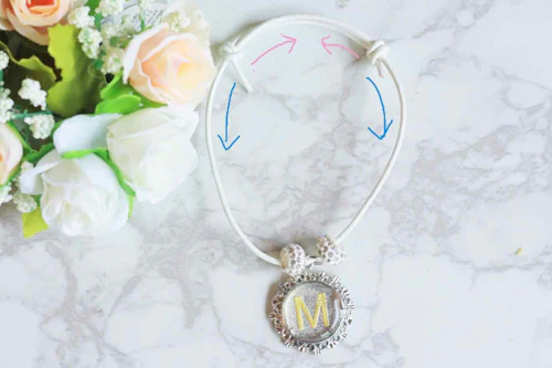 緊急時に役立つ 愛犬の迷子札を100均のレジンで超簡単に可愛く手作り 万が一のために常に備えておこう わんクォール 緊急時に役立つ 愛犬の迷子札を100均のレジンで超簡単に可愛く手作り 万が一のために常に備えておこう わんクォール