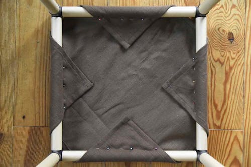 オール100均 愛犬用ドッグコットを簡単に手作り 軽くて持ち運びやすいからキャンプやアウトドアで大活躍 わんクォール オール100均 愛犬用ドッグコットを簡単に手作り 軽くて持ち運びやすいからキャンプやアウトドアで大活躍 わんクォール