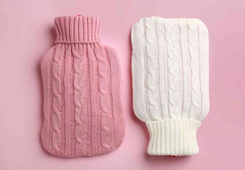 犬用湯たんぽを使う際の注意点とは 種類と正しい使い方を解説 獣医師監修 わんクォール 犬用湯たんぽを使う際の注意点とは 種類と正しい使い方を解説 獣医師監修 わんクォール