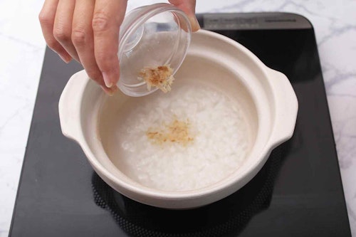 米から 炊いたごはんで作る 卵のおかゆ 愛犬も喜ぶ胃腸の疲れ 食欲不振に効くレシピ わんクォール 米から 炊いたごはんで作る 卵のおかゆ 愛犬も喜ぶ胃腸の疲れ 食欲不振に効くレシピ わんクォール