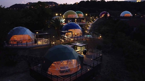 関西 冬でも快適にアウトドア体験 愛犬も一緒にくつろげるグランピングスポット11選 わんクォール 関西 冬でも快適にアウトドア体験 愛犬も一緒にくつろげるグランピングスポット11選 わんクォール