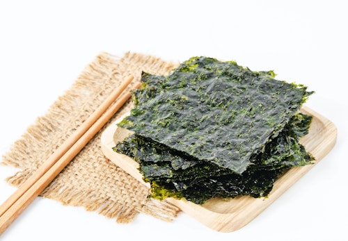 犬に海苔は食べさせて大丈夫 与え方や適量 注意点について解説 獣医師監修 わんクォール 犬に海苔は食べさせて大丈夫 与え方や適量 注意点について解説 獣医師監修 わんクォール