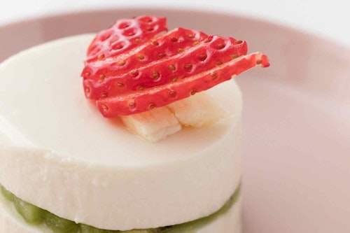 カロリー控えめ 加熱不要のヘルシーなケーキで愛犬とひな祭り気分 シニア犬でも食べやすいおやつ わんクォール カロリー控えめ 加熱不要のヘルシーなケーキで愛犬とひな祭り気分 シニア犬でも食べやすいおやつ わんクォール