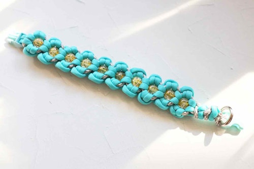 愛犬の首輪 パラコードでお花の編み方を3ステップで紹介 わんクォール 愛犬の首輪 パラコードでお花の編み方を3ステップで紹介 わんクォール