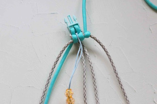 愛犬の首輪 パラコードでお花の編み方を3ステップで紹介 わんクォール 愛犬の首輪 パラコードでお花の編み方を3ステップで紹介 わんクォール