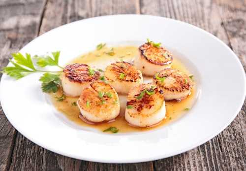 犬はホタテを食べても大丈夫 与えても良い部位や生食ngなどの注意点を解説 獣医師監修 わんクォール 犬はホタテを食べても大丈夫 与えても良い部位や生食ngなどの注意点を解説 獣医師監修 わんクォール