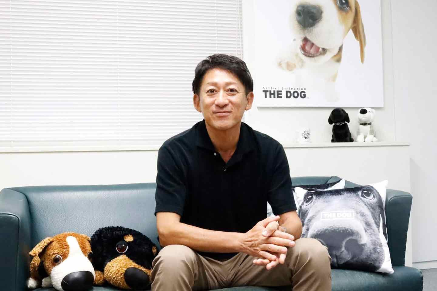 22年の歴史をもつ「THE DOG™」ブランドを通して離島の保護犬を救う。愛犬家・鈴見純孝さんの寄付への想い