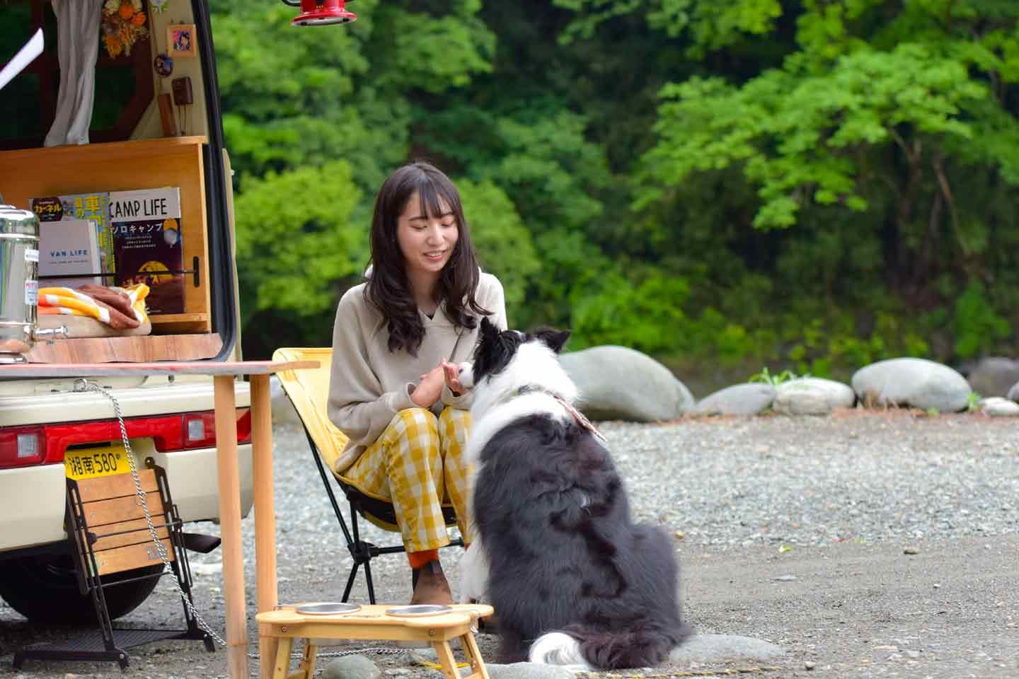 キャンプが大好きな森風美さんと愛犬どんちゃん