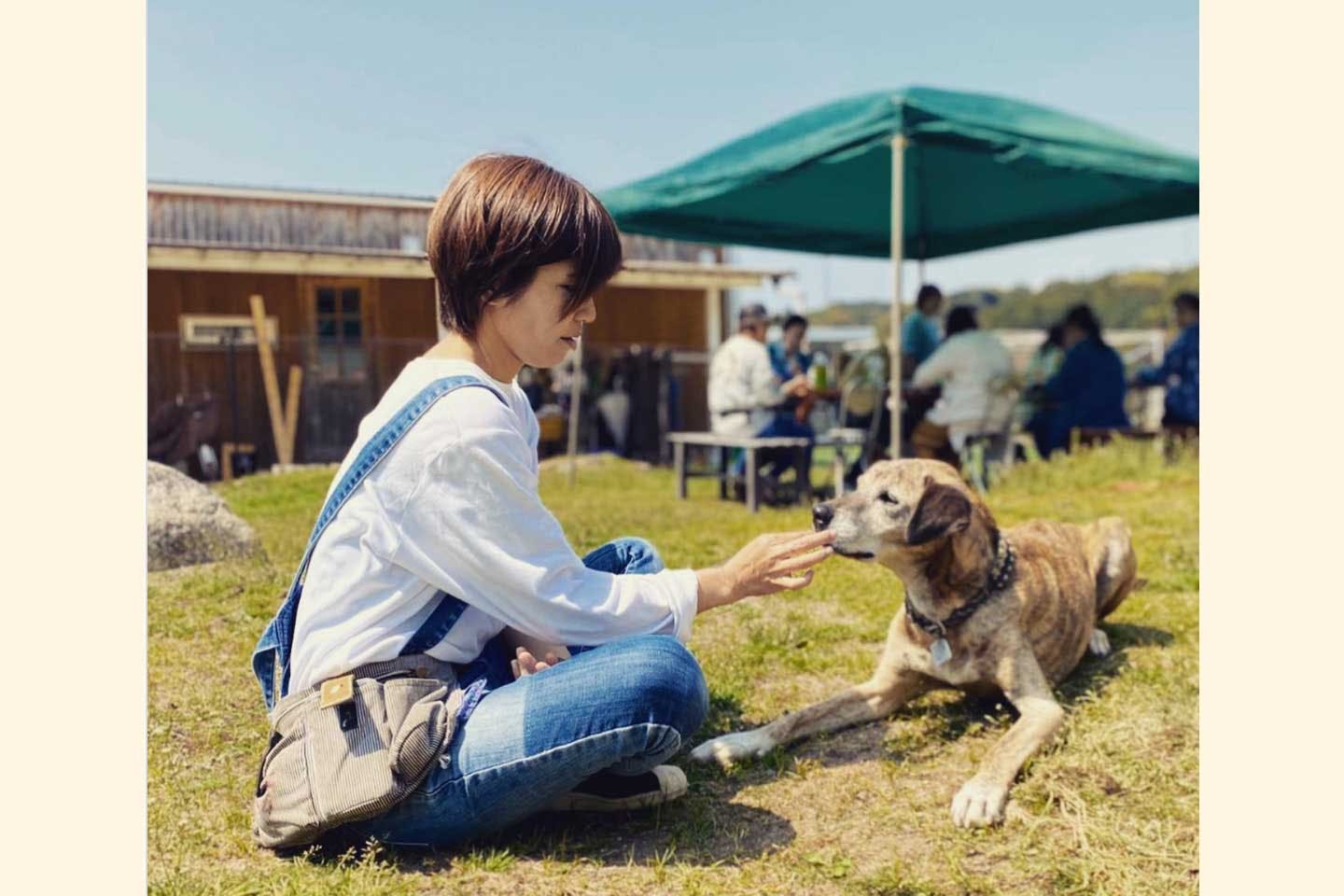 高橋さんと愛犬・ロー君