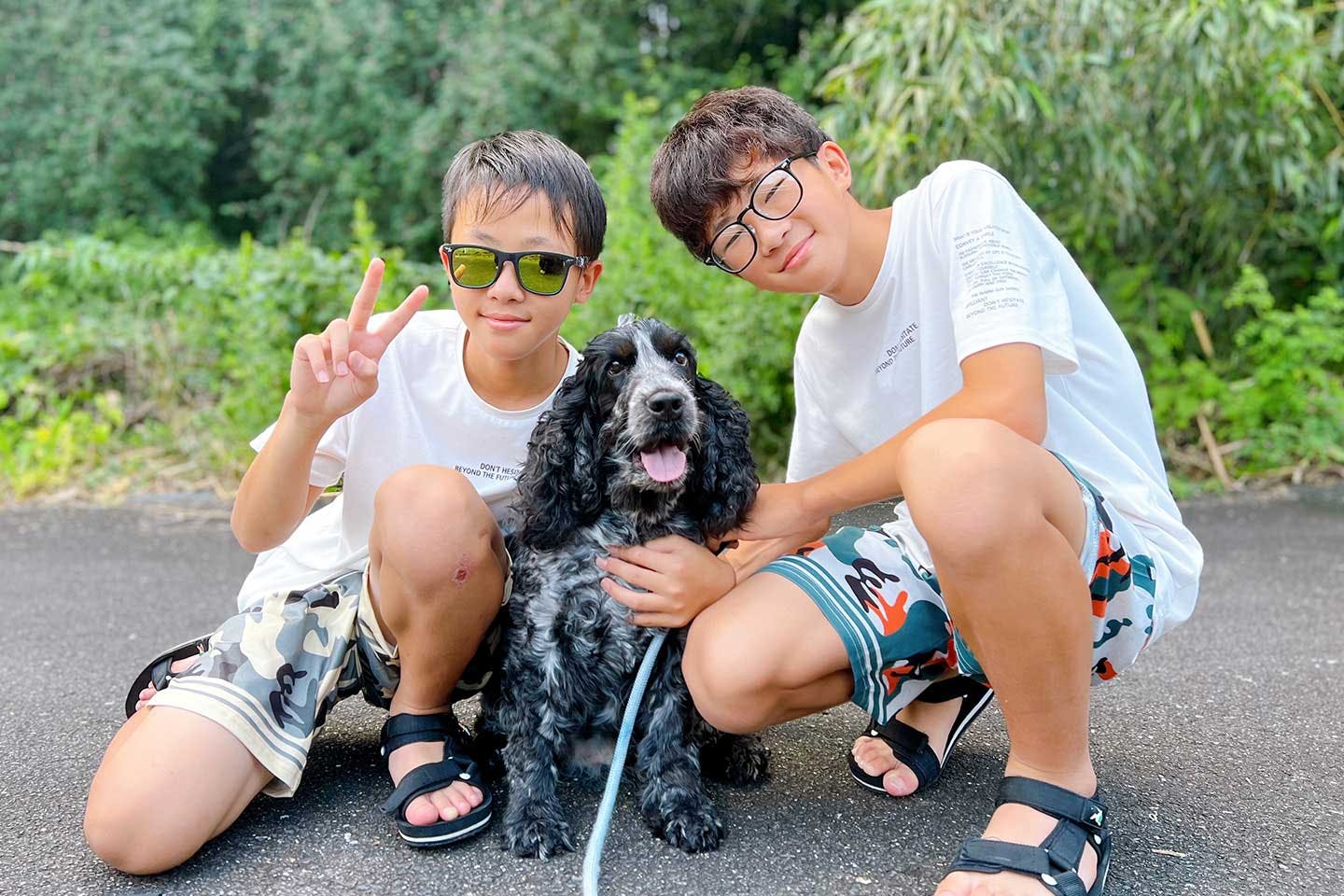 双子のお子さんと愛犬・ベルちゃん（イングリッシュコッカースパニエル）