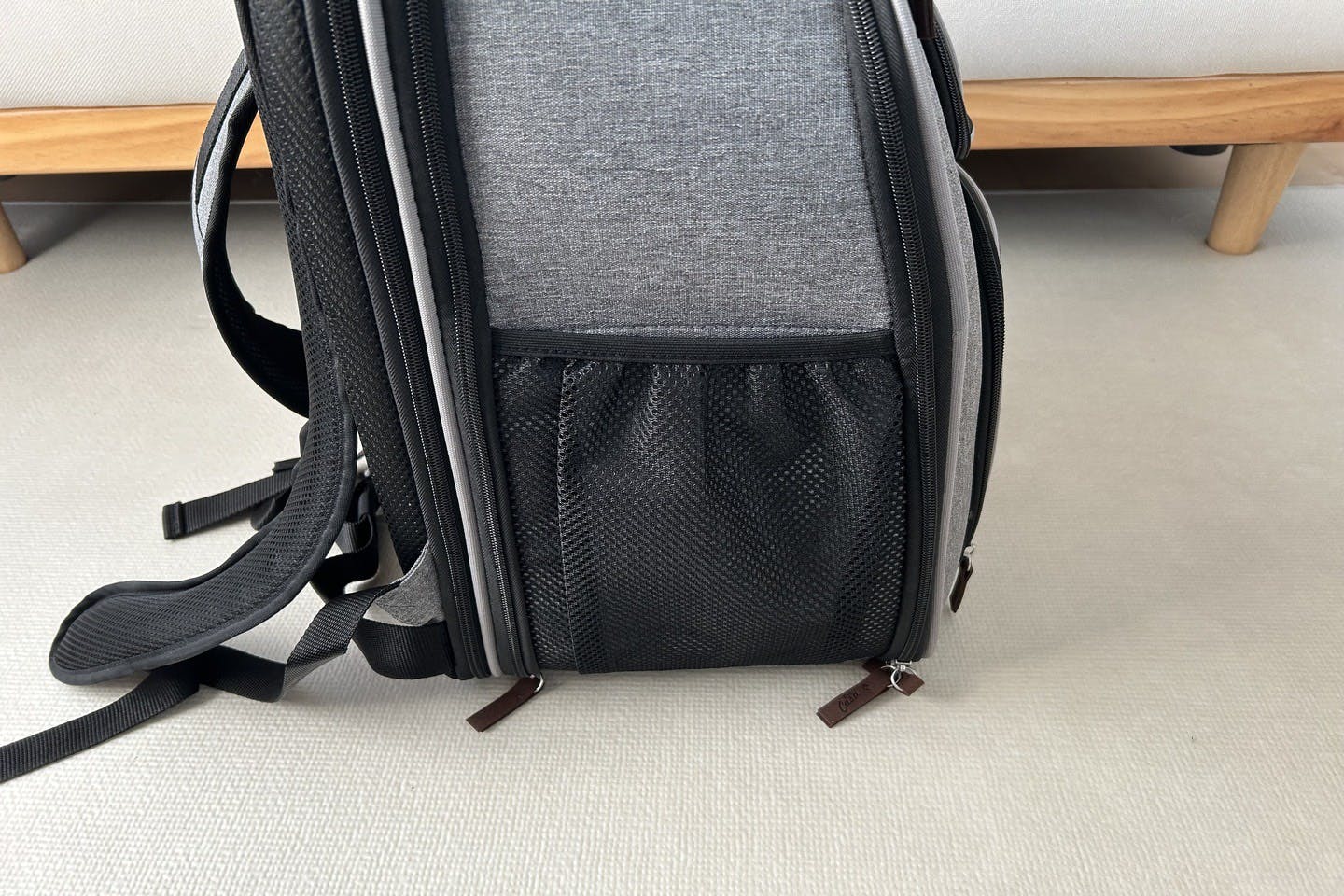 「ケージになる折りたたみペットリュック」サイドポケット 「ケージになる折りたたみペットリュック」サイドポケット