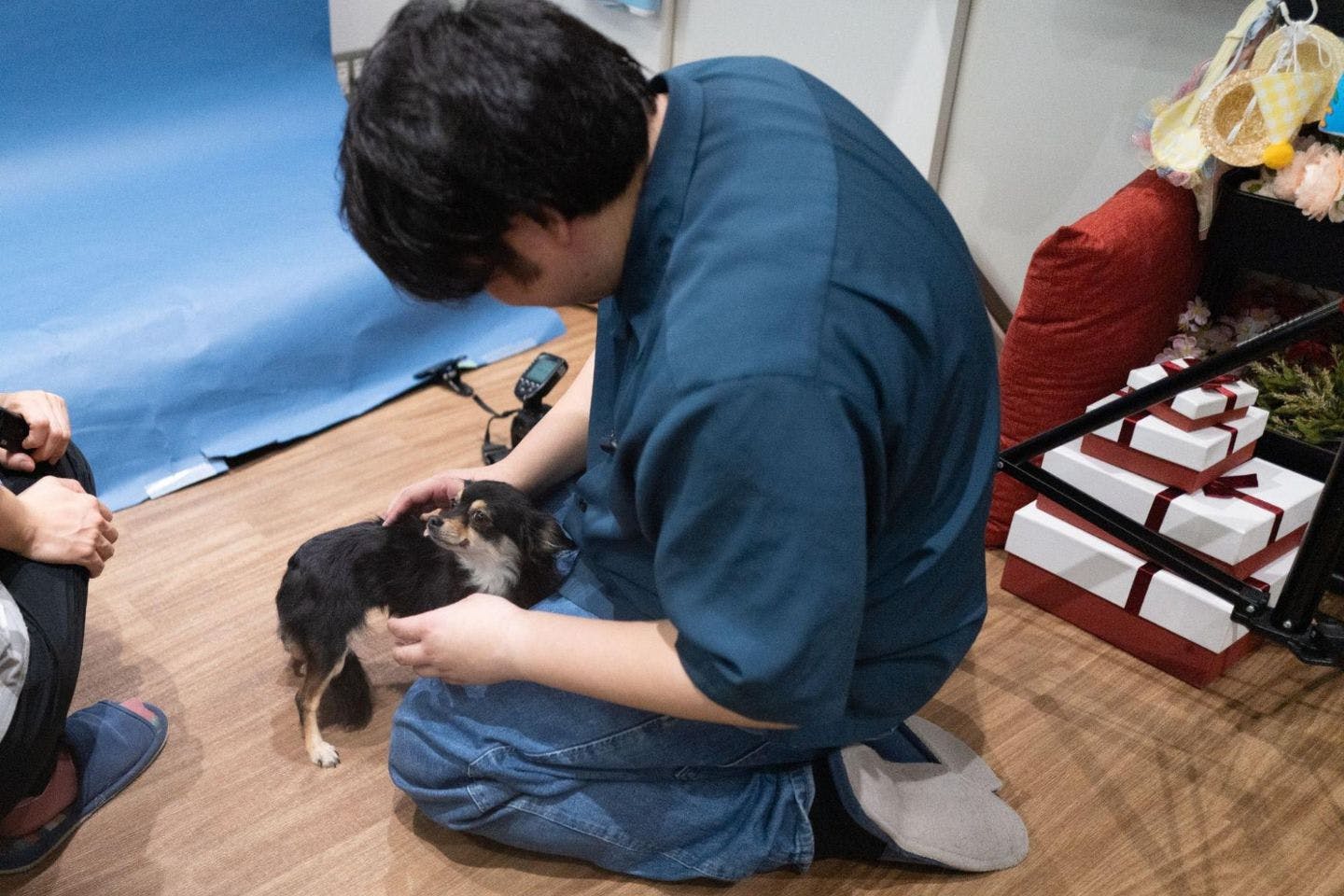 カインズの『エステカーサ ペットフォトスタジオ』のカメラマン佐久間 快（さくまかい）さん