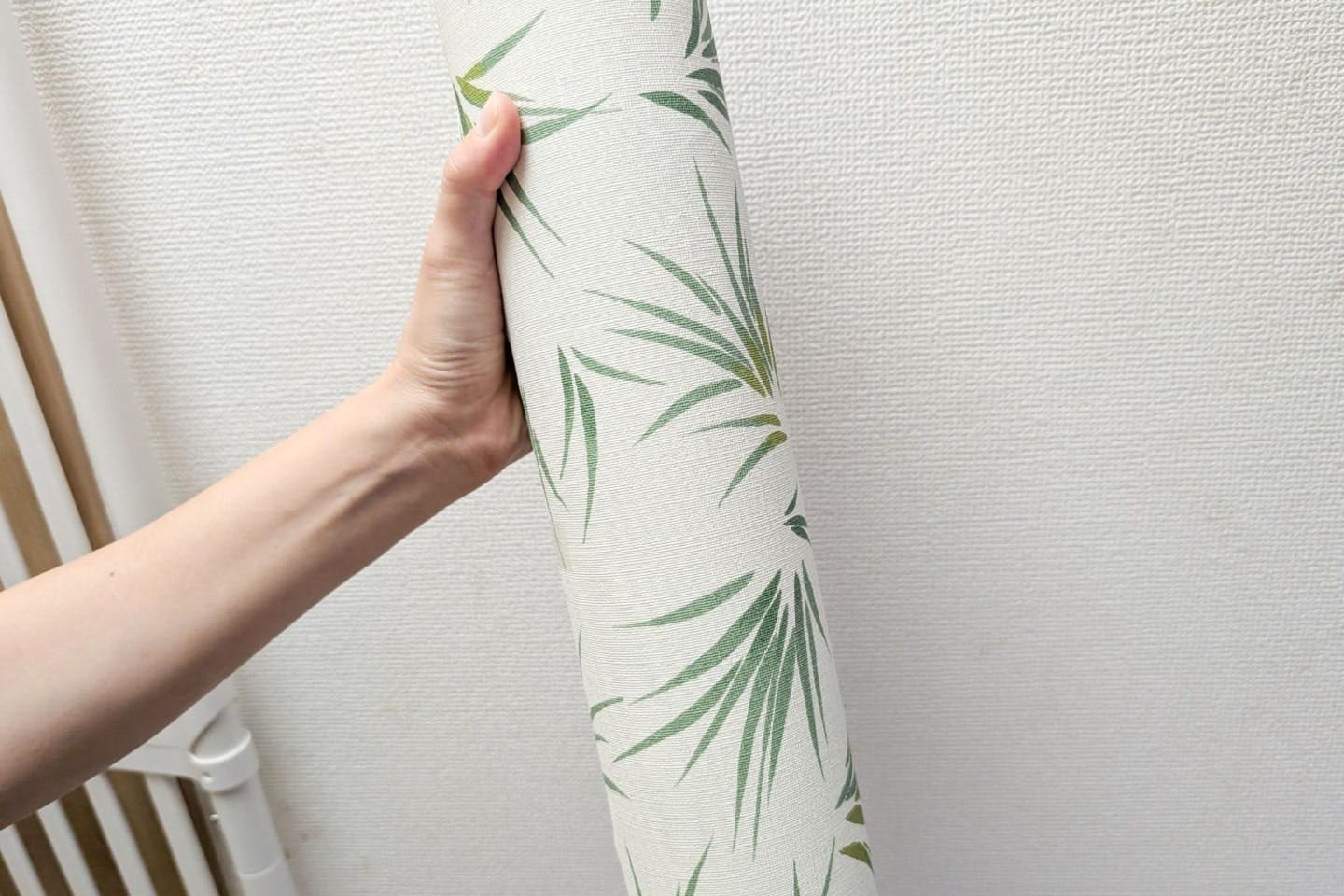 落ち着いたトーンの葉模様の壁紙 落ち着いたトーンの葉模様の壁紙