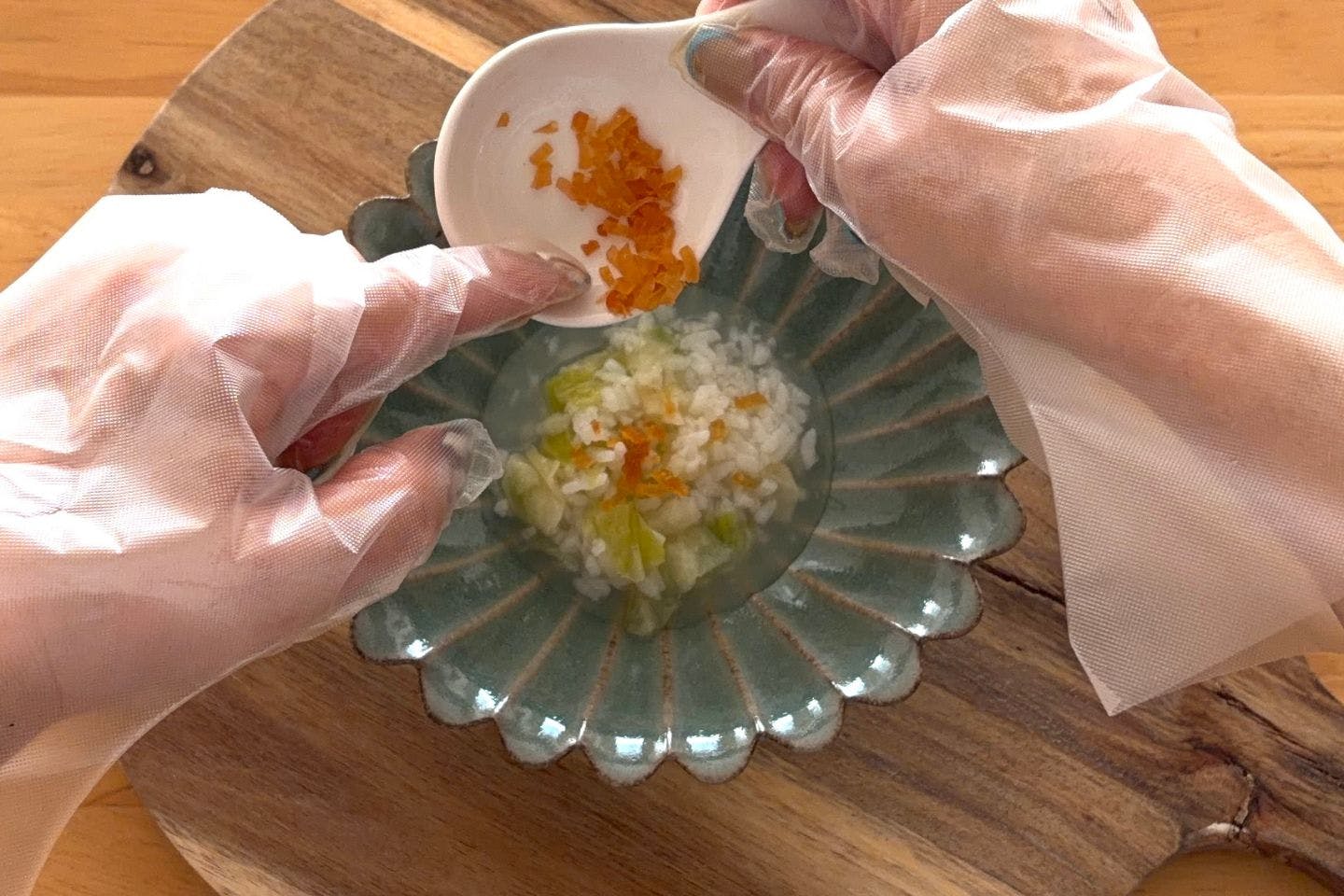 七草粥の盛り付け 七草粥の盛り付け