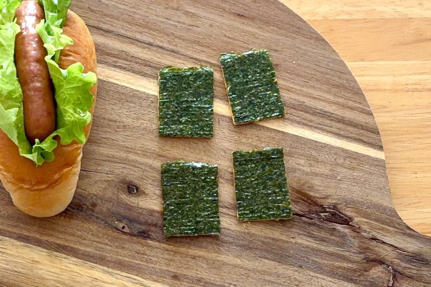 4等分した海苔付きチーズ 4等分した海苔付きチーズ