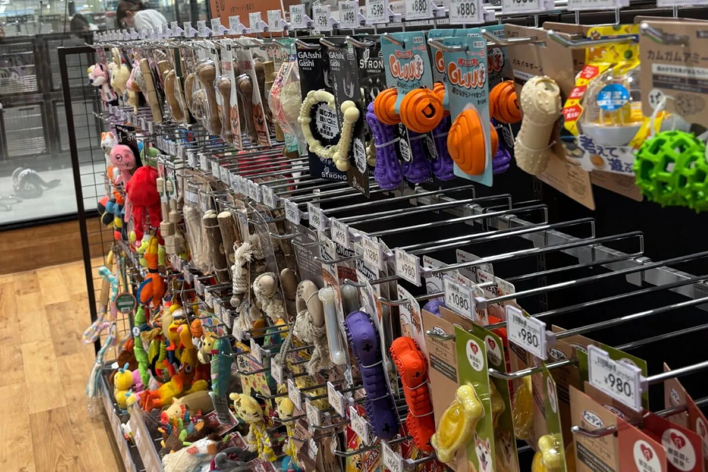 犬用のおもちゃ売り場 犬用のおもちゃ売り場
