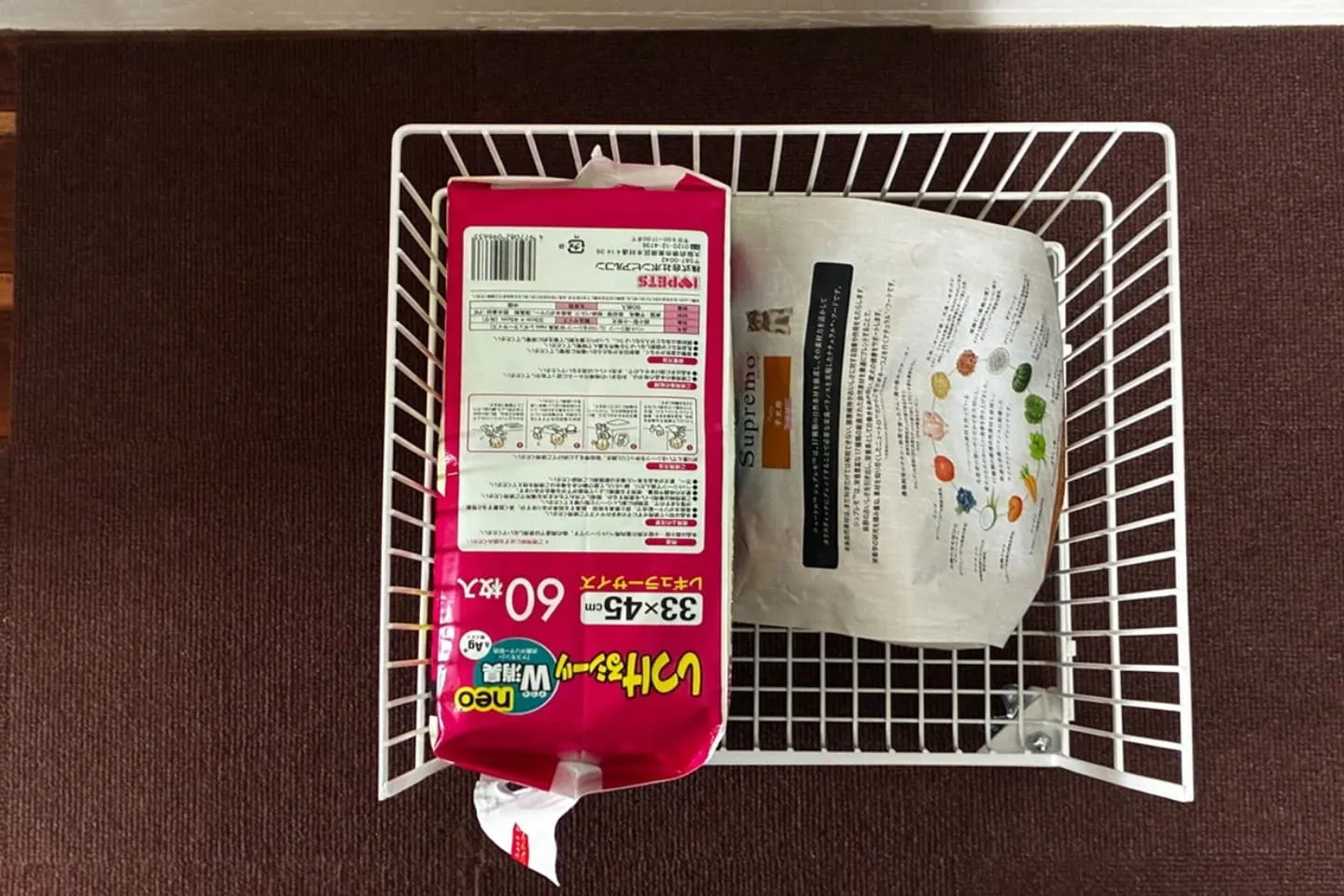 ペットシーツ（ストック）、ドッグフード（ストック）
