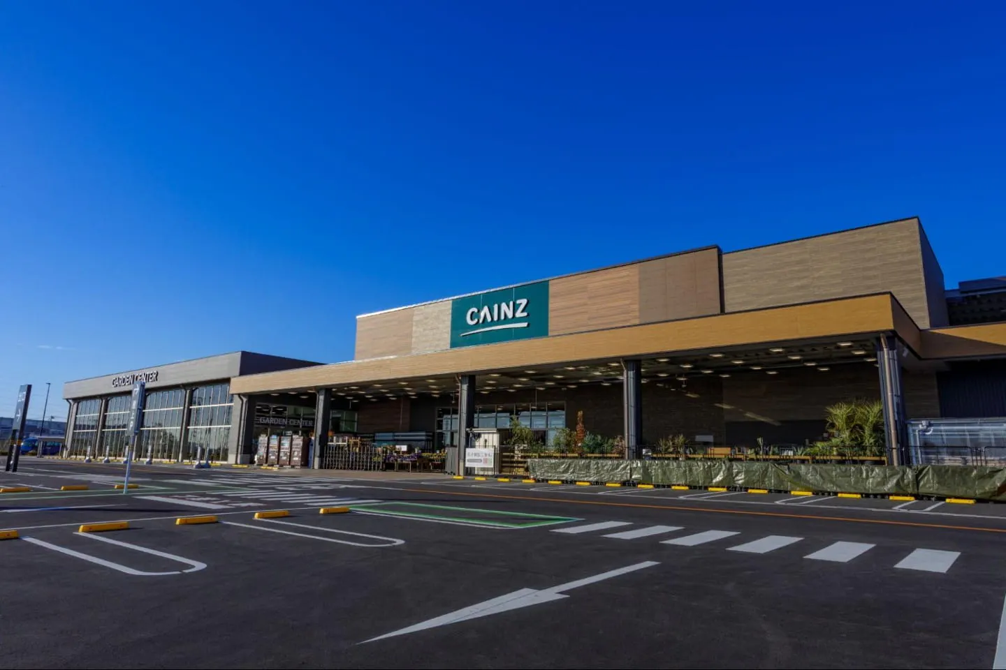 カインズ 吉川美南店の駐車場
