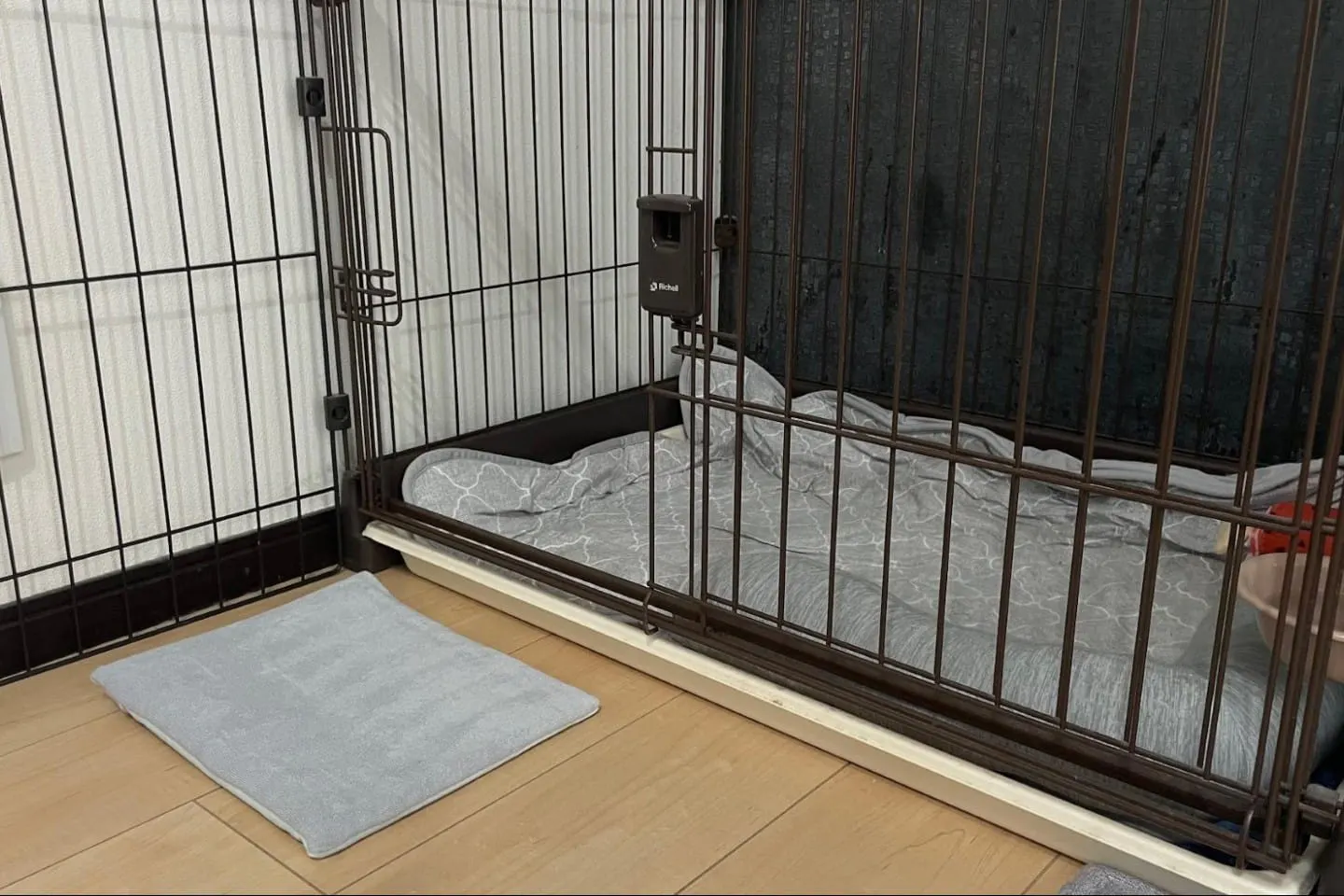 犬の寝室とホッとぬくひやジェルマット 犬の寝室とホッとぬくひやジェルマット