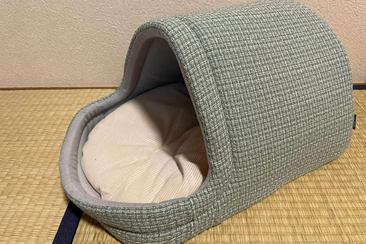 ドームタイプの『犬用ドームベッドS グリーン』